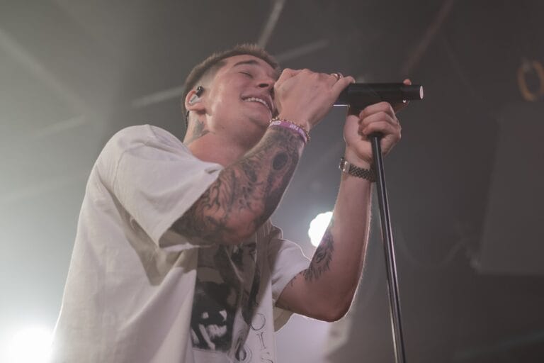 Cameron Whitcomb live at The Gov Adelaide, performance photo 18